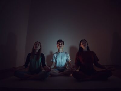 暗示伝達技術の習得と実践方法